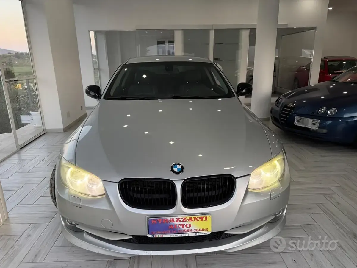 Begagnad BMW 320 Sport Line 184 HK (135 kW) 2011 Grå Sportkupé