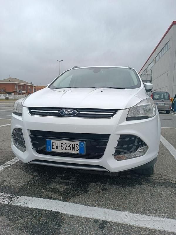 Usata Ford Kuga 163 CV (119 kW) 2014 Bianco SUV