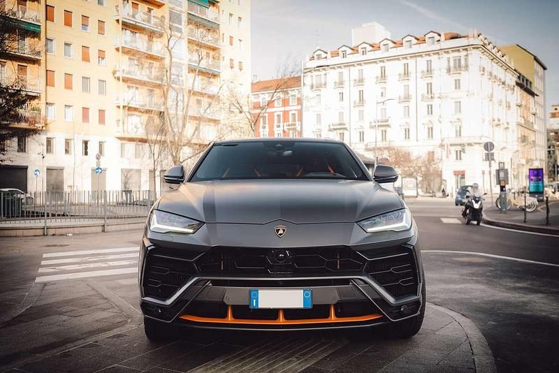 Usata Lamborghini Urus 650 CV (478 kW) 2021 Grigio SUV