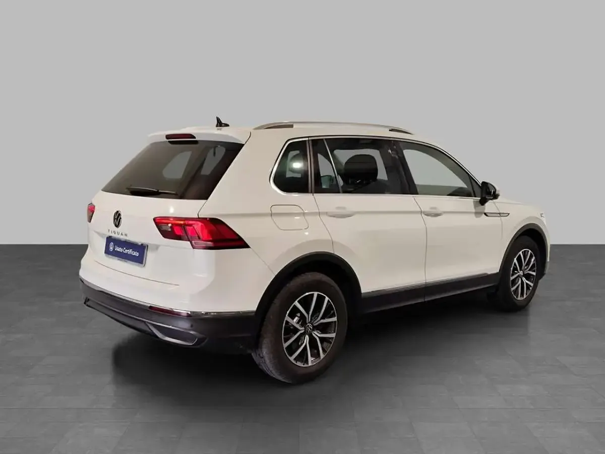 Usata VW Tiguan Life 150 CV (110 kW) 2023 Pure white SUV