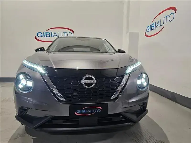 Usata Nissan Juke Acenta 143 CV (105 kW) 2025 Grigio scuro SUV