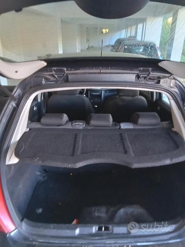 Usata Peugeot 207 95 CV (69 kW) 2011 Nero Utilitaria