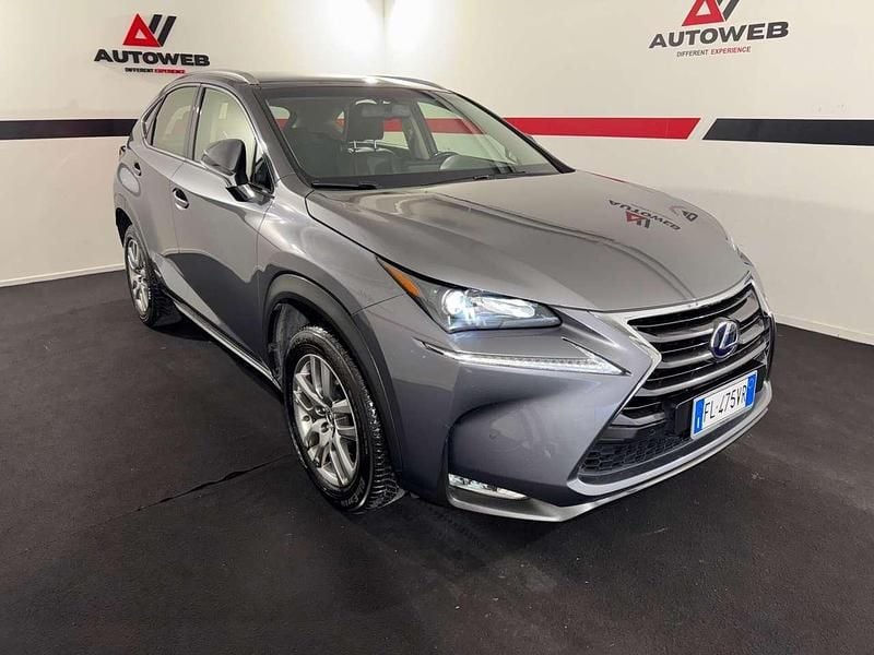 Usata Lexus NX300 Luxury Line 155 CV (114 kW) 2017 Grigio SUV