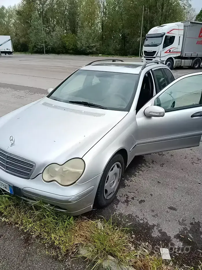 Usata Mercedes C220 143 CV (105 kW) 2003 Grigio Station wagon