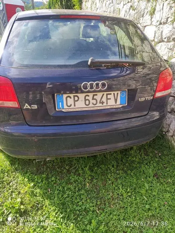 Usata Audi A3 Ambiente 105 CV (77 kW) 2004 Blu/azzurro Utilitaria