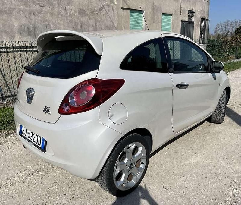 Begagnad Ford Ka Titanium 69 HK (50 kW) 2011 Halvkombi