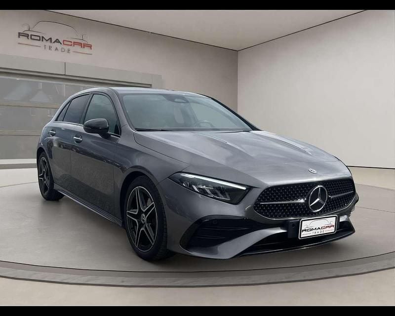 Usata Mercedes A180 AMG line 116 CV (85 kW) 2024 Grigio met Berlina