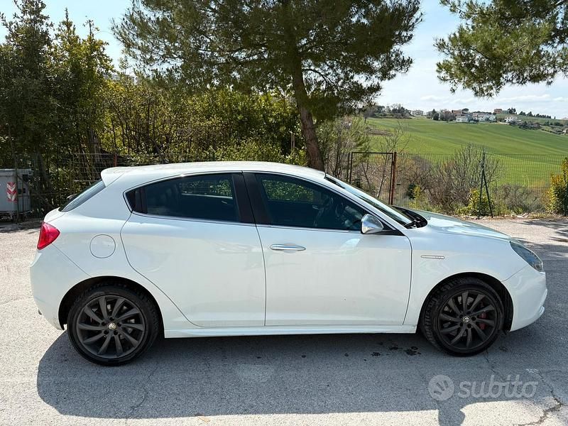 Usata Alfa Romeo Giulietta 170 CV (125 kW) 2010 Bianco Utilitaria