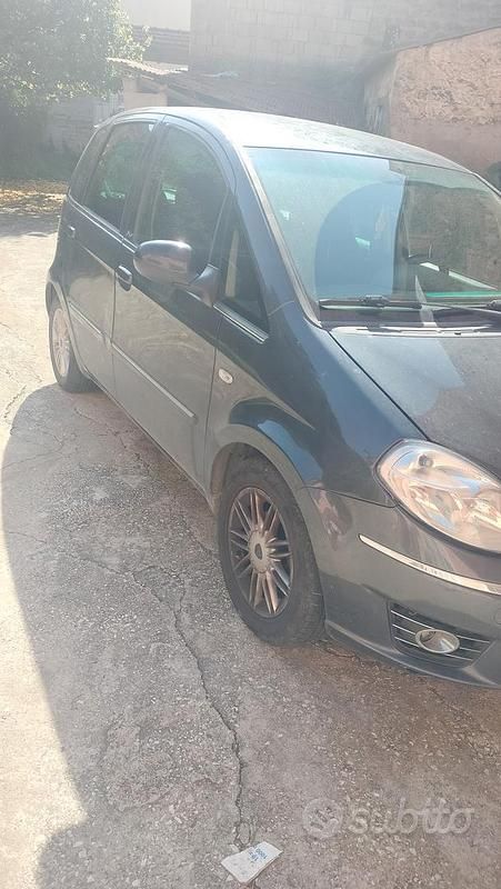 Usata Lancia Musa 95 CV (69 kW) 2011 Monovolume