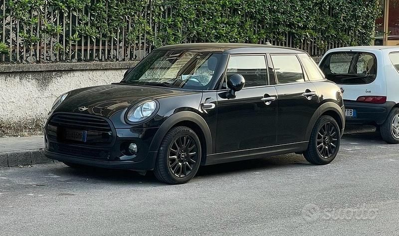 Nero Usata 2017 Mini Cooper D Due volumi | 16.000 € (Molto cara) - Immagine 1/4