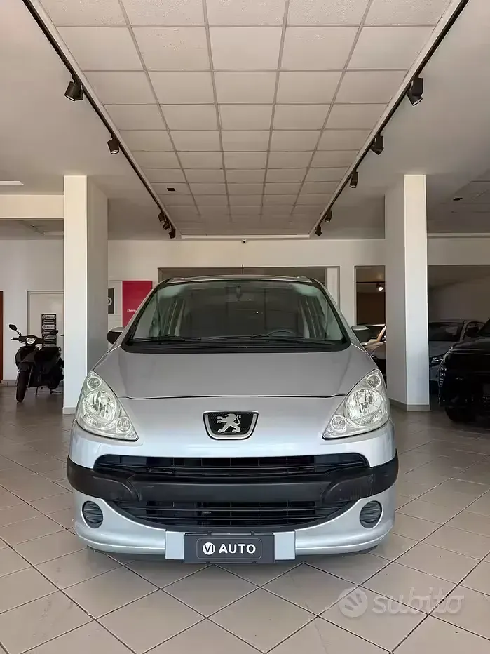 Usata Peugeot 1007 73 CV (53 kW) 2005 Monovolume