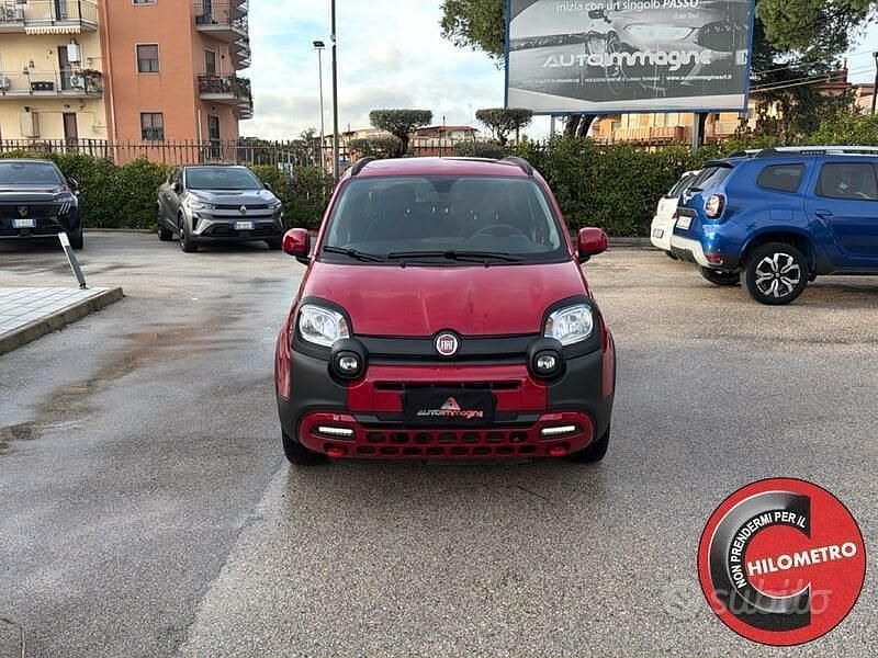 Usata Fiat Panda Cross Cross 70 CV (51 kW) 2024 Rosso Utilitaria