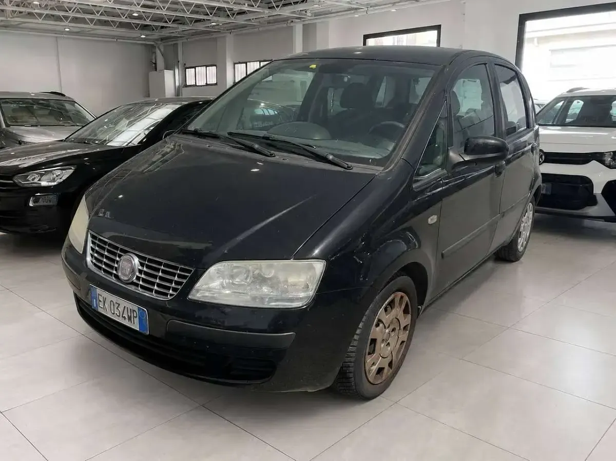 Usata Fiat Idea Active 95 CV (69 kW) 2011 Grigio Monovolume