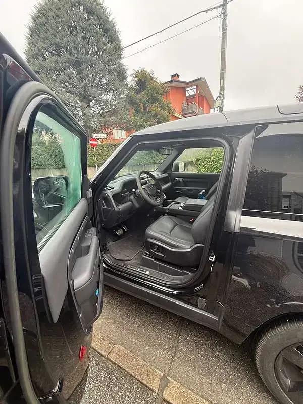 Occasion Land Rover Defender Carpathian Edition 525 ch (386 kW) 2023 Noir SUV