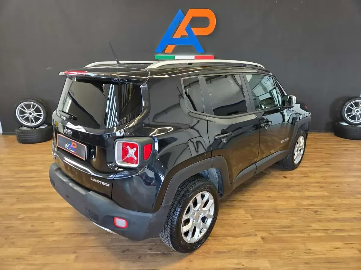 Usata Jeep Renegade Limited 140 CV (102 kW) 2015 Nero SUV