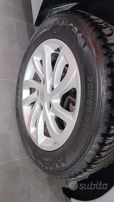 Usata Renault Scénic III 110 CV (80 kW) 2015 Grigio Monovolume