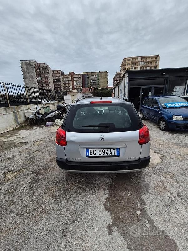 Begagnad Peugeot 207 75 HK (55 kW) 2011 Grå Sedan
