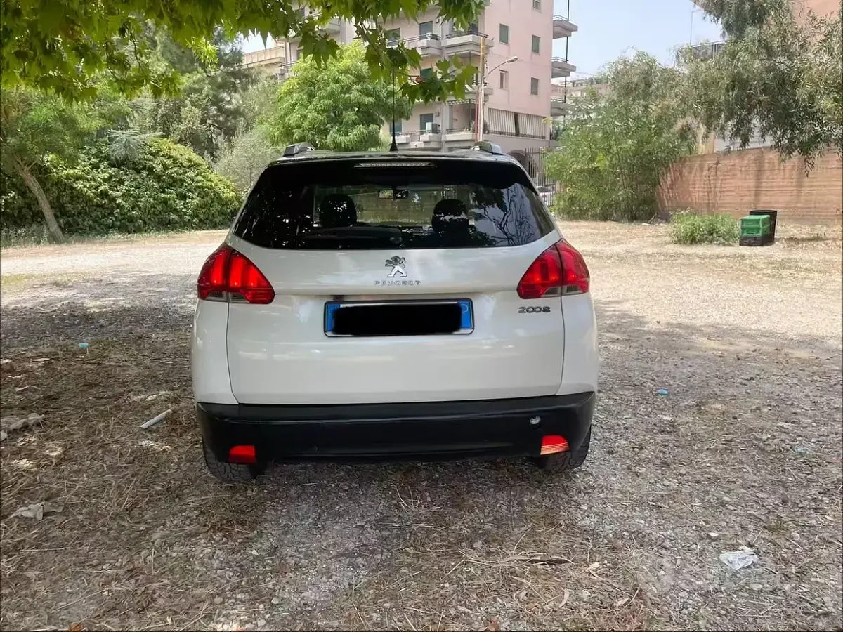 Usata Peugeot 2008 S 99 CV (72 kW) 2015 Bianco SUV