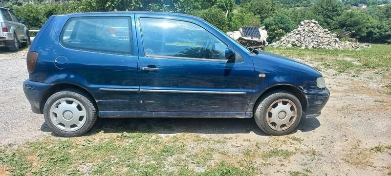 Usata VW Polo 50 CV (36 kW) 1999 Blu Utilitaria