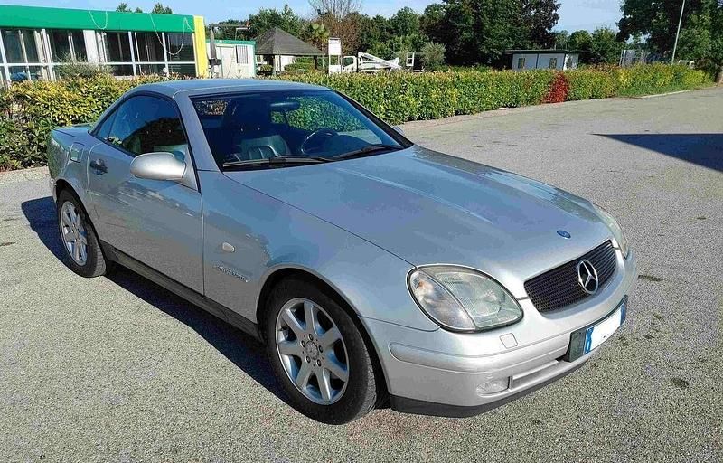 Usata Mercedes SLK230 193 CV (141 kW) 1998 Argento Cabrio