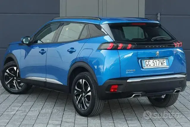 Usata Peugeot 2008 Allure 131 CV (96 kW) 2020 Azzurro SUV