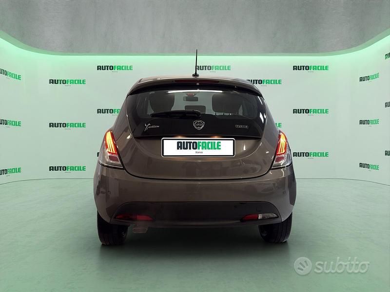 Usata Lancia Ypsilon Gold 69 CV (50 kW) 2023 Grigio Utilitaria