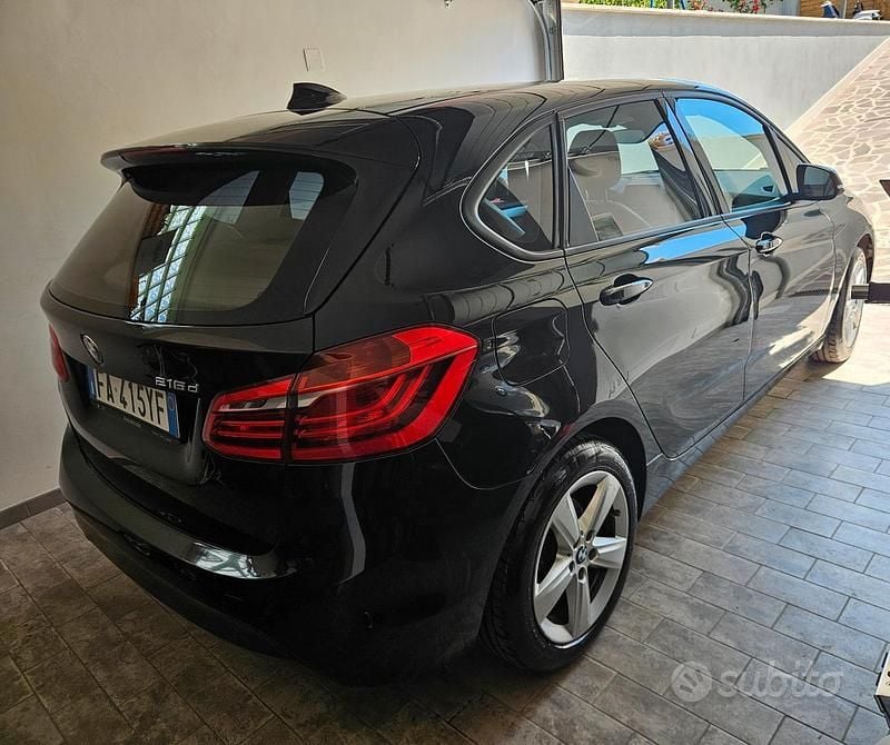 Usata BMW 216 116 CV (85 kW) 2015 Nero Monovolume
