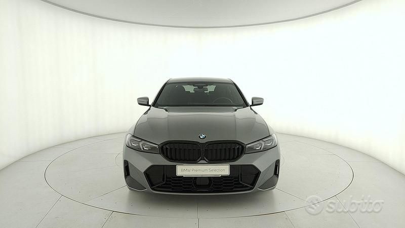 Usata BMW 320e M Sport 190 CV (139 kW) 2025 Grigio Berlina