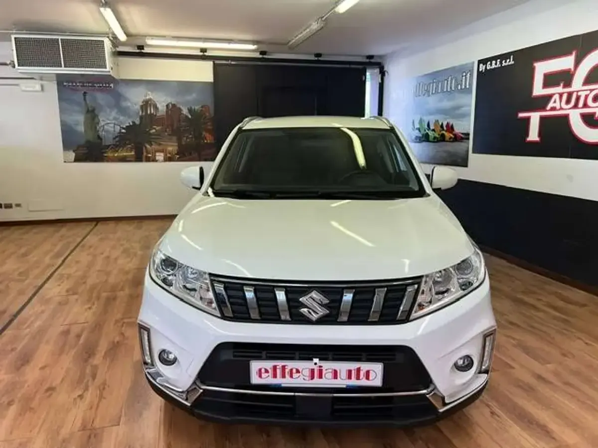 Usata Suzuki Vitara 111 CV (81 kW) 2019 Bianco SUV