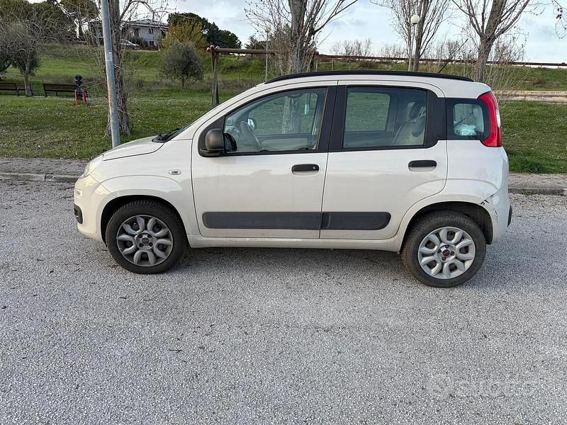 Usata Fiat Panda 70 CV (51 kW) 2015 Utilitaria