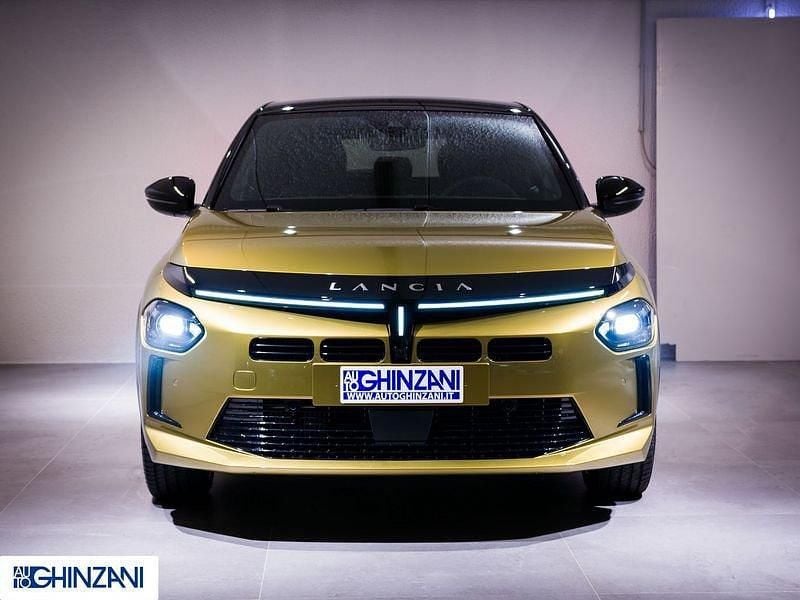 Usata Lancia Ypsilon 110 CV (80 kW) 2024 Oro Utilitaria