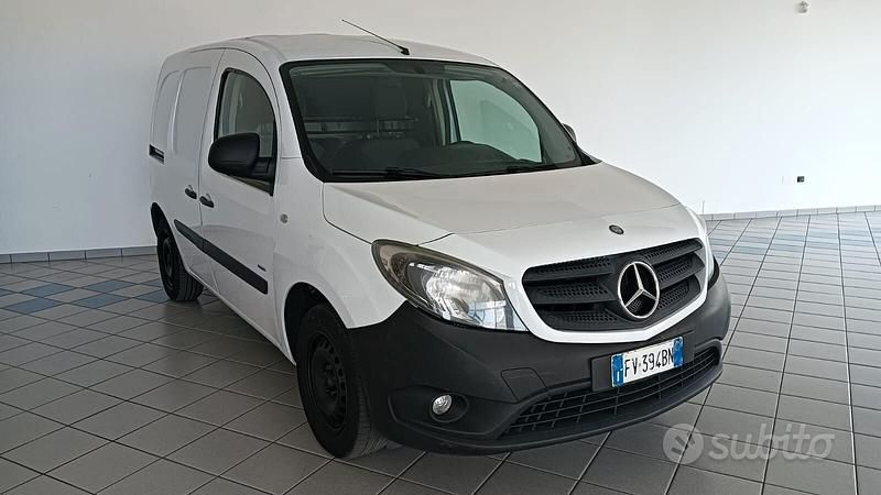 Bianco Usata 2019 Mercedes Citan 111 Tre volumi | 11.900 € (Ottimo prezzo) - Immagine 1/4
