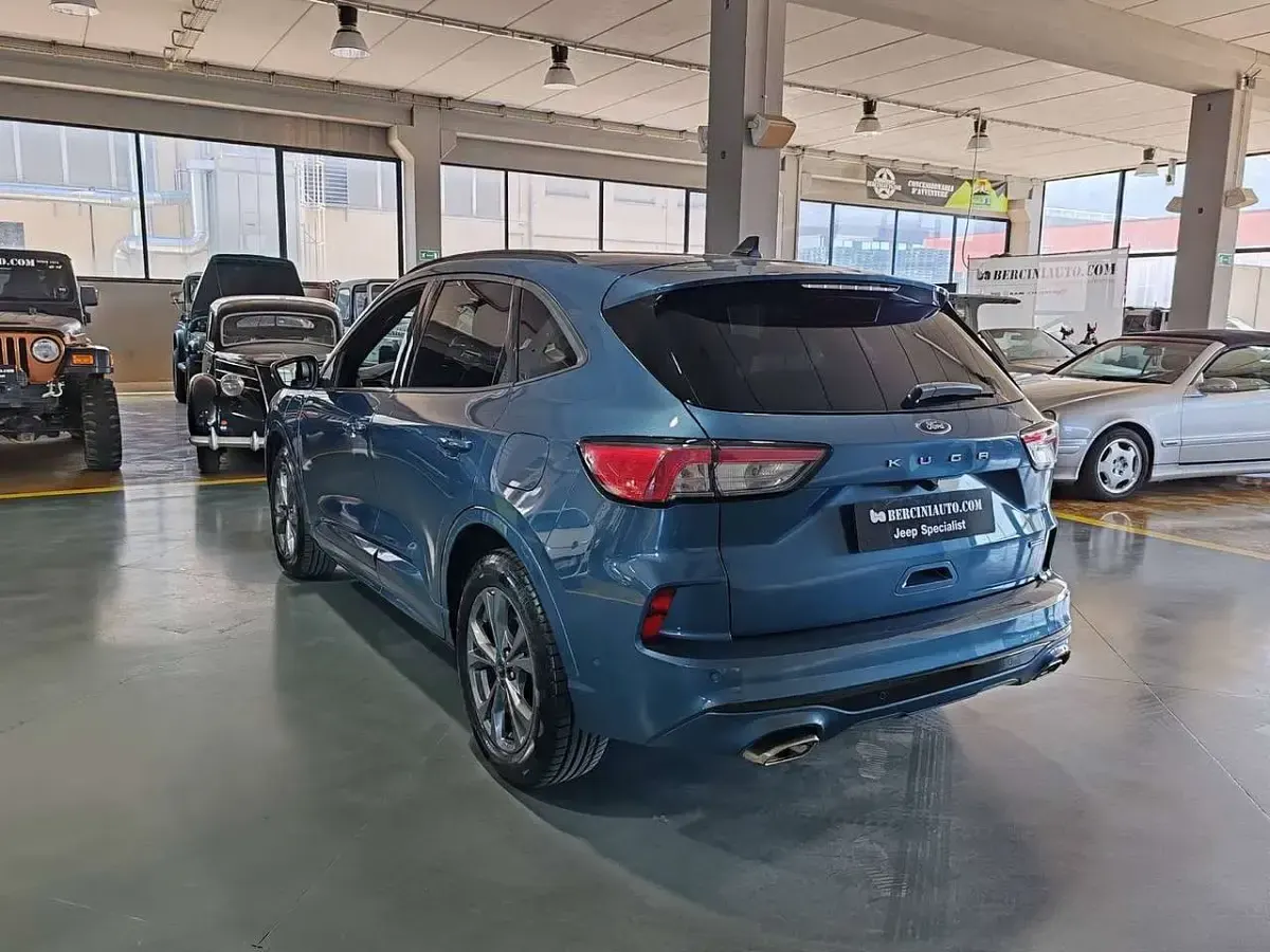 Usata Ford Kuga ST-Line X 152 CV (111 kW) 2023 Blu/azzurro SUV