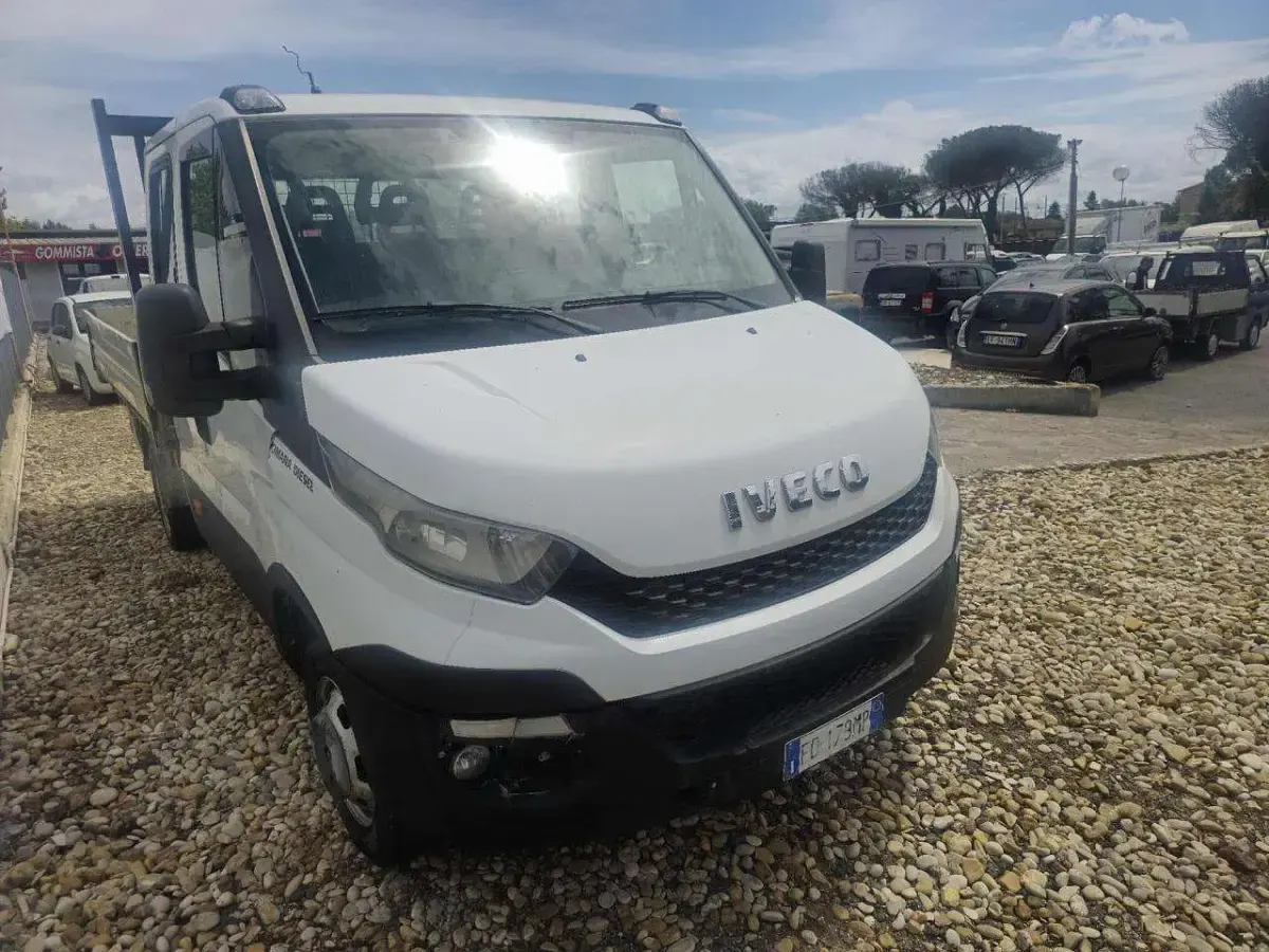 Usata Iveco Daily 126 CV (92 kW) 2016 Bianco Furgone