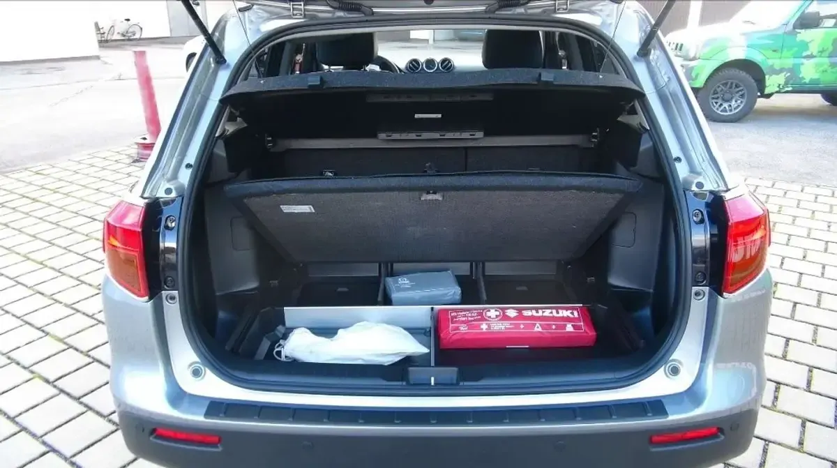 Usata Suzuki Vitara Cool 120 CV (88 kW) 2015 Grigio SUV