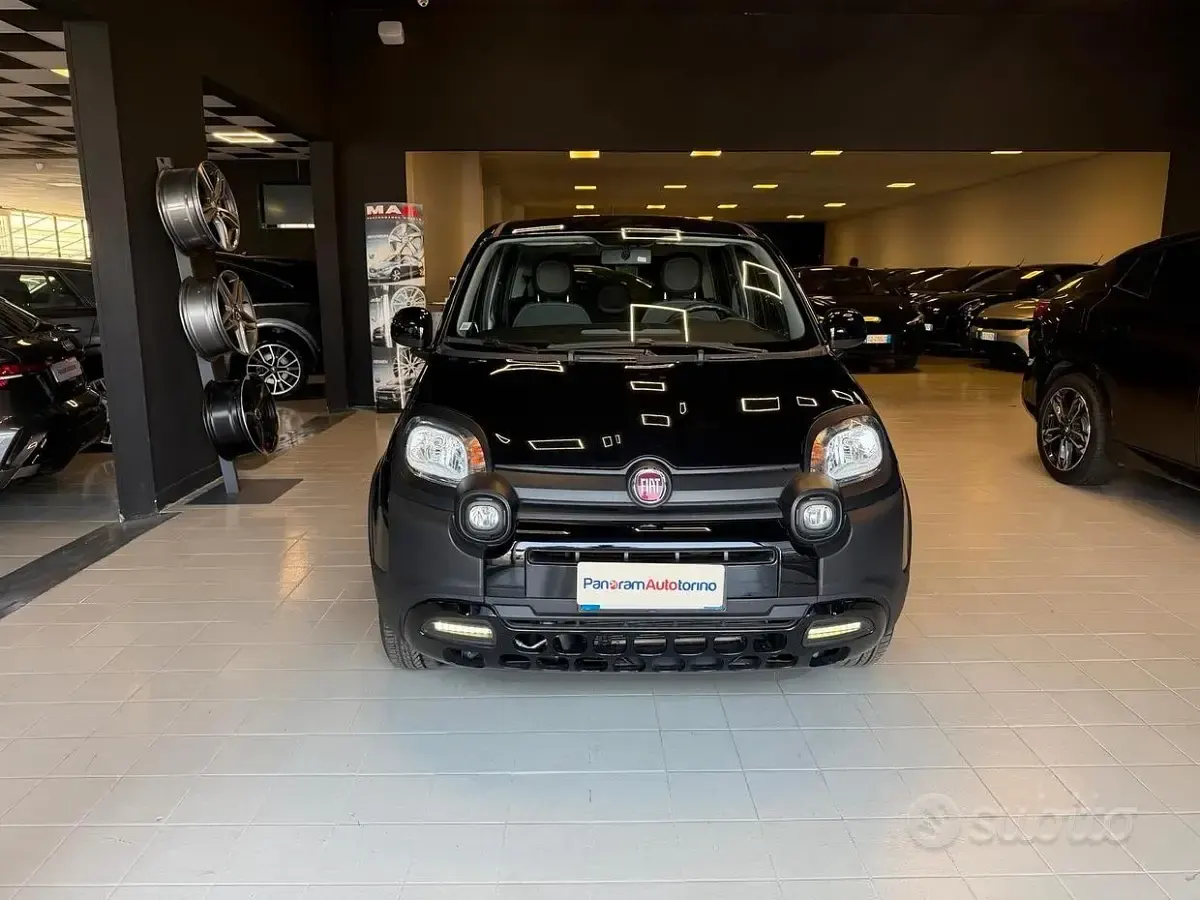 Usata Fiat Panda Cross Cross 69 CV (50 kW) 2023 Nero Utilitaria