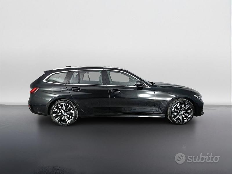 Usata BMW 320e Luxury Line 190 CV (139 kW) 2021 Nero Station wagon