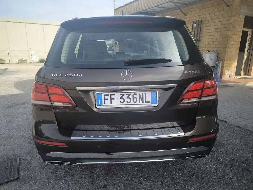 Usata Mercedes GLE250 Executive 204 CV (150 kW) 2016 SUV