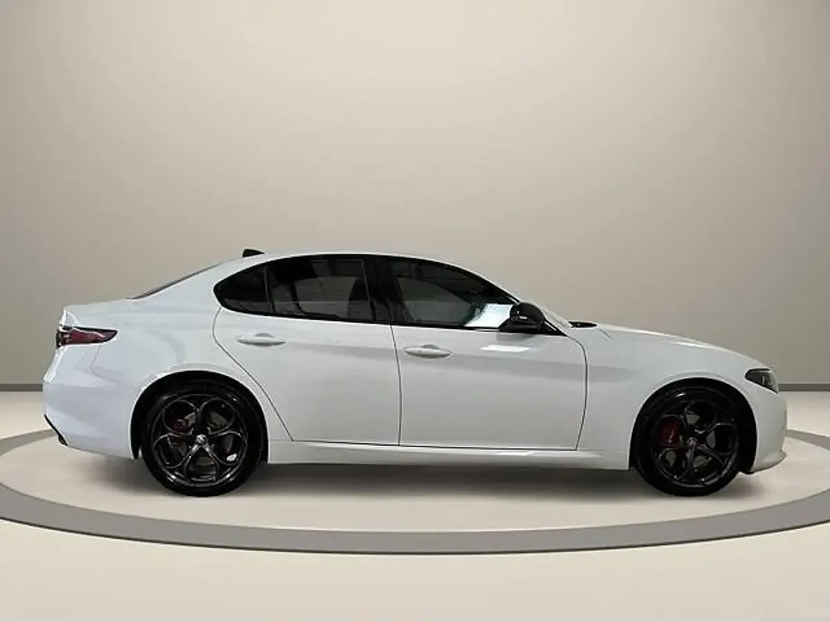 Gebraucht Alfa Romeo Giulia 209 PS (153 kW) 2024 Weiß Limousine