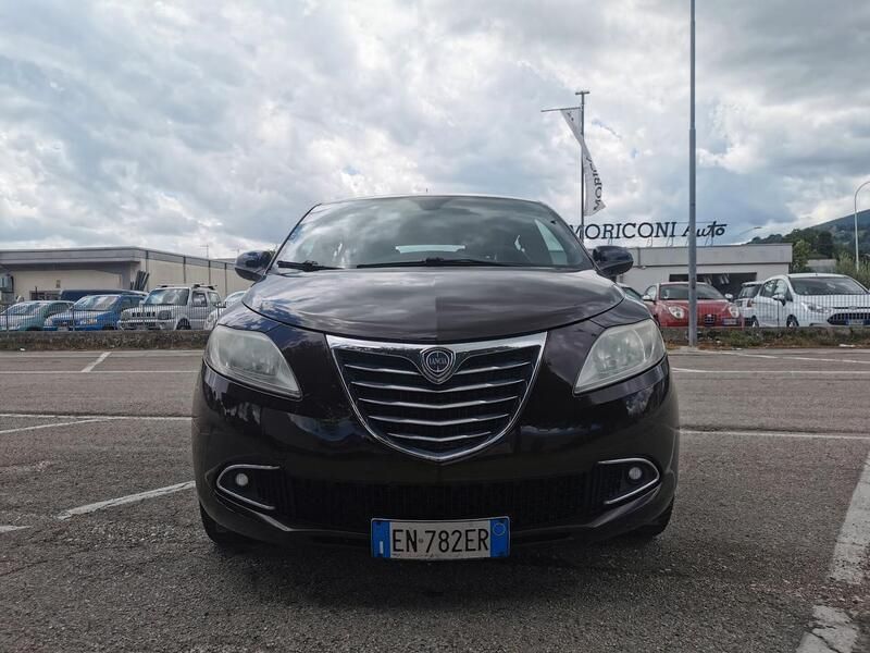 Usata Lancia Ypsilon 69 CV (50 kW) 2013 Marrone Utilitaria