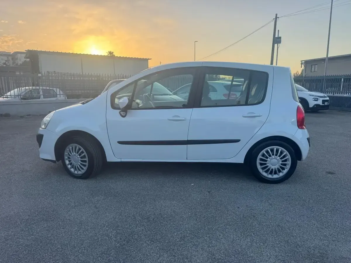 Usata Renault Modus 113 CV (83 kW) 2012 Bianco Monovolume