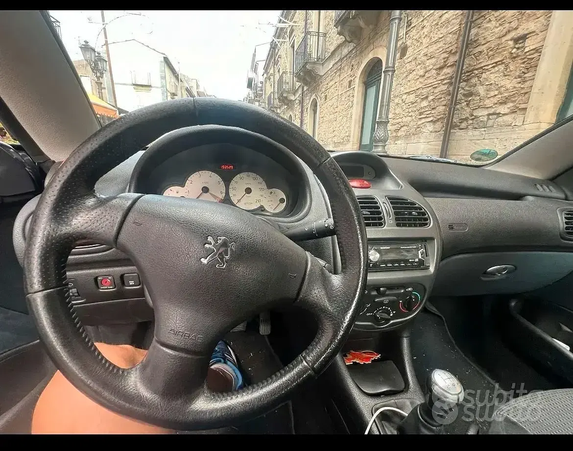 Usata Peugeot 206 CC 2004 Nero Cabrio