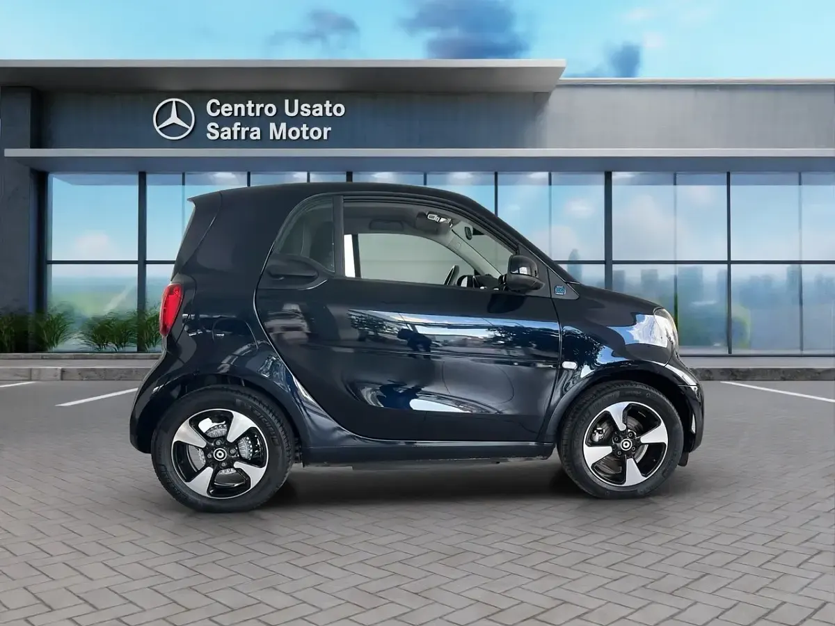 Usata Smart ForTwo Electric Drive Passion 41 kW (56 CV) 2022 Bodypanels in sapphire blue Coupé