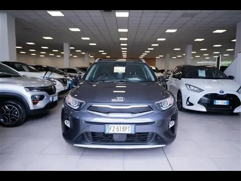 Usata Kia Stonic 97 CV (71 kW) 2020 Grigio SUV