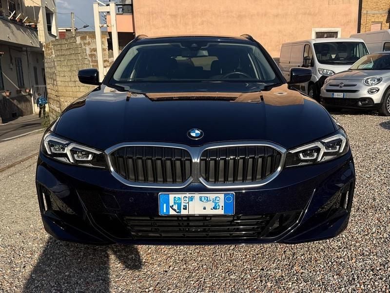 Usata BMW 318 Comfort Edition 156 CV (114 kW) 2023 Blu Station wagon