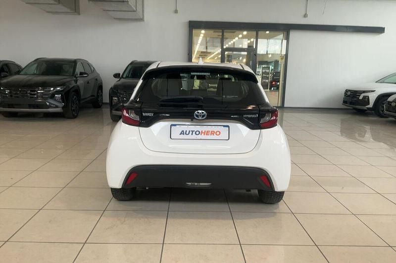 Usata Toyota Yaris Hybrid Business Edition 116 CV (85 kW) 2022 Bianco