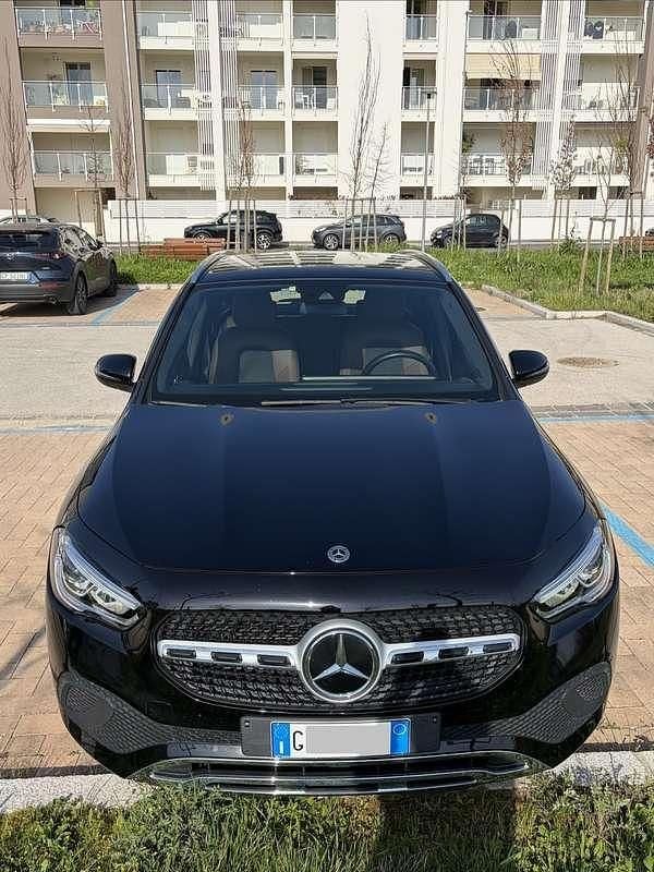 Usado Mercedes GLA250 160 CV (117 kW) 2021 Negro SUV
