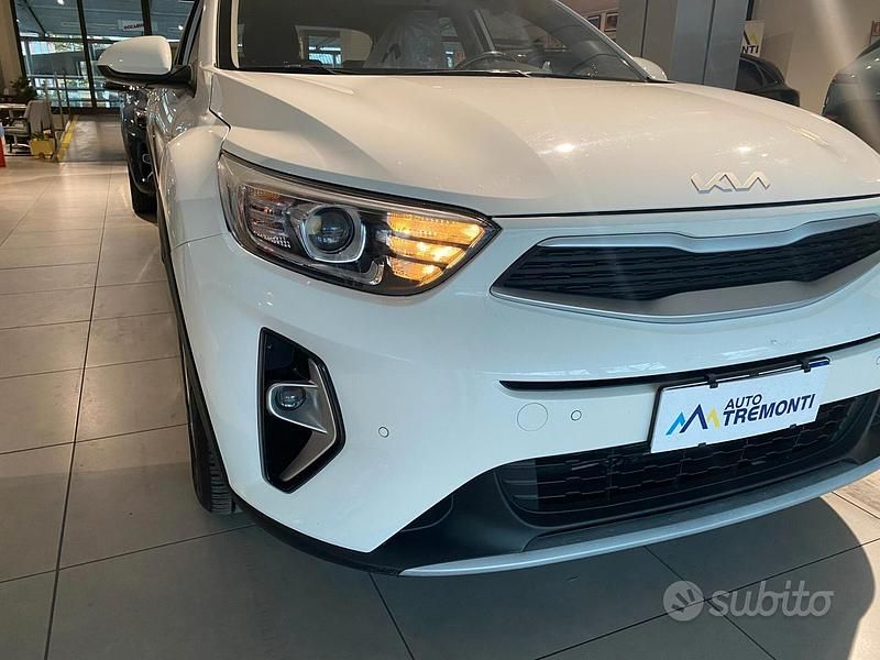 Usata Kia Stonic Urban 84 CV (61 kW) 2022 Bianco SUV