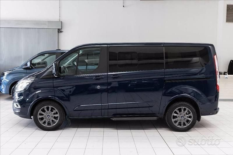 Usata Ford Tourneo Custom Trend 131 CV (96 kW) 2022 Blu Furgone