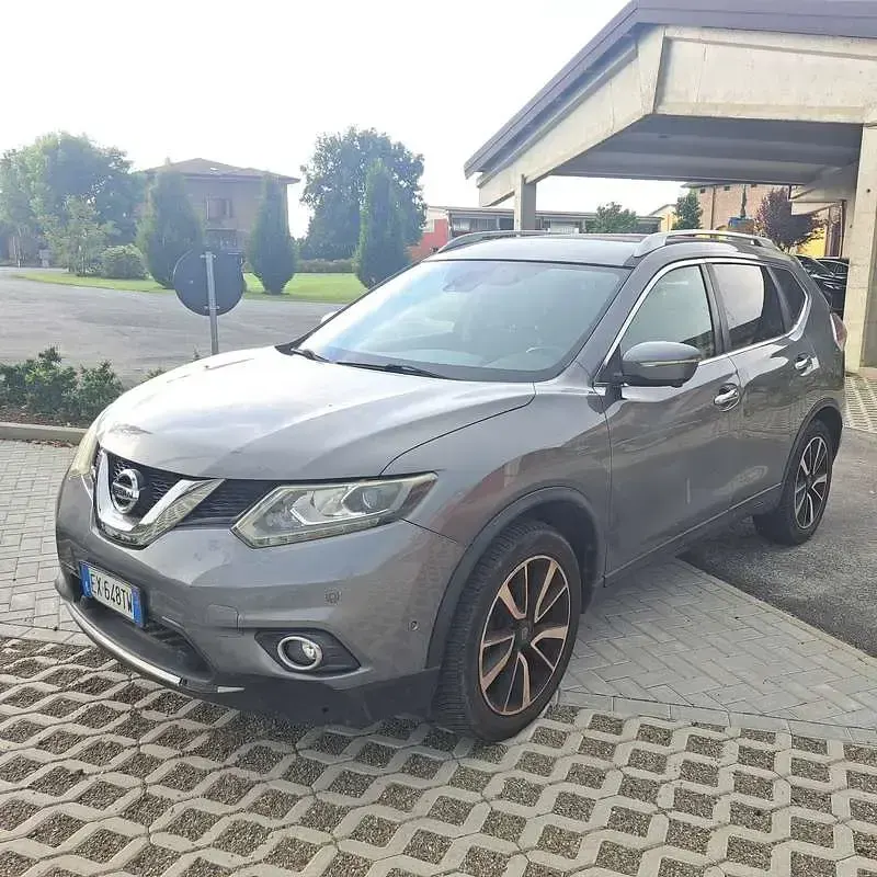 Usata Nissan X-Trail Tekna 131 CV (96 kW) 2014 Grigio SUV